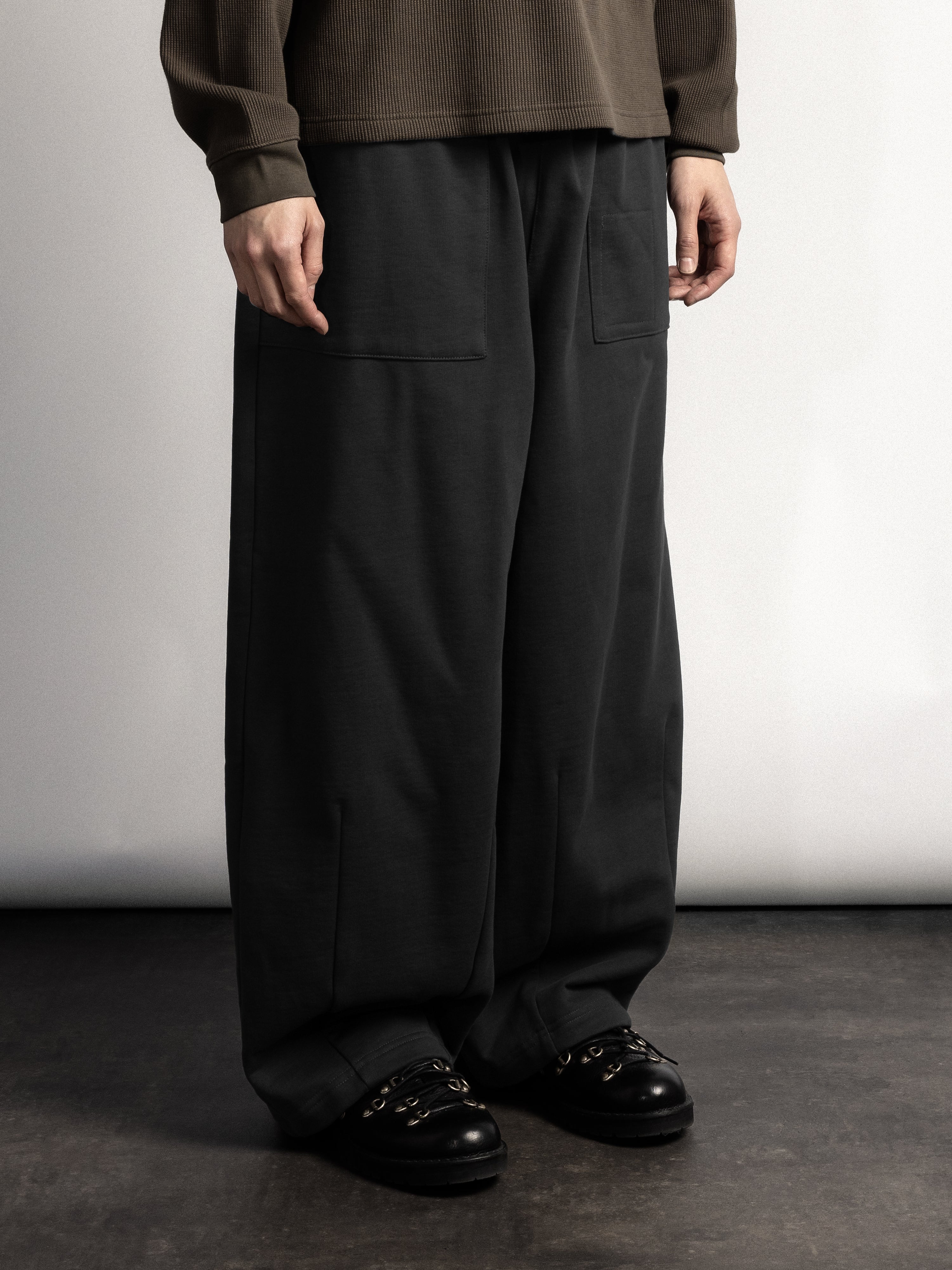 ビッグバルーン スウェットパンツ - ウォッシュドブラック – SCRT